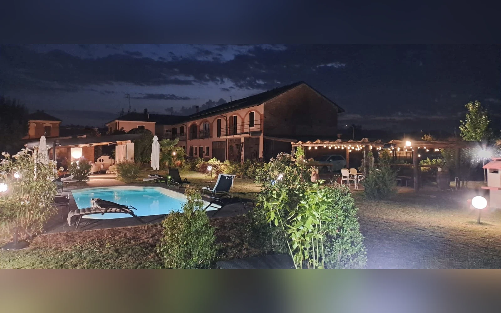 Esterni di Casa del Miglio, Castell'Alfero (Piemonte) (foto 86)